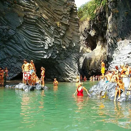 Casa de Férias Due Palme - Vicino Giardini Naxos - *
