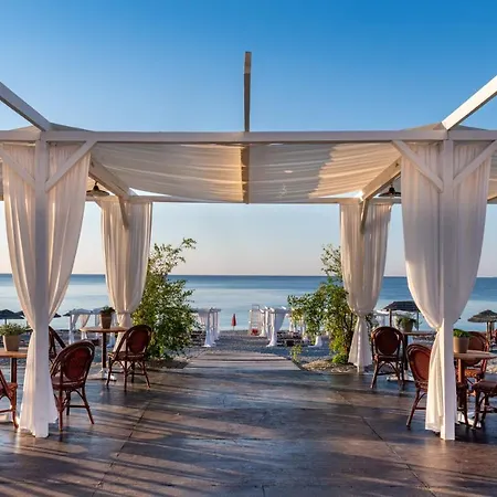 Due Palme - Vicino Giardini Naxos - *