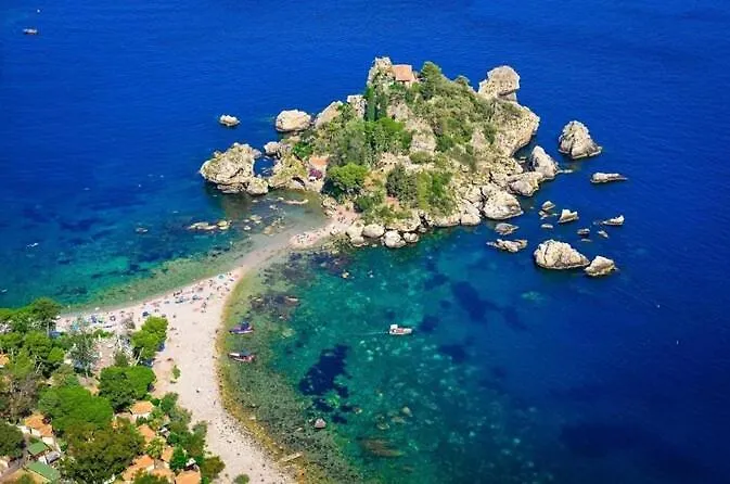 Due Palme - Vicino Giardini Naxos - * Calatabiano